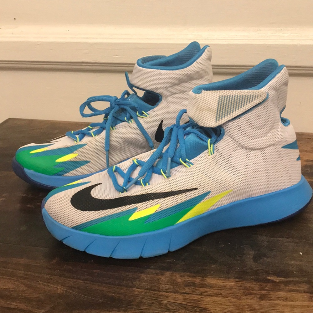 nike zoom sneakers